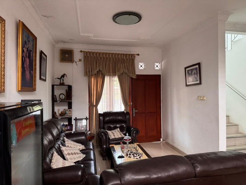 Di Jual  Rumah Di Lingkungan Asri  Di Pasar minggu Komplek Palapa Jakarta Selatan