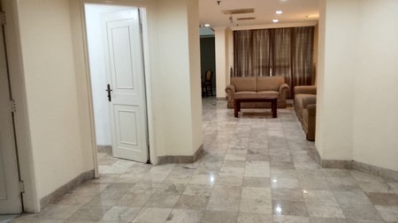 APARTEMEN 3 BR FURNISHED, LUAS DAN STRATEGIS DI JL BRAWIJAYA, KEBAYORAN BARU, JAKARTA SELATAN