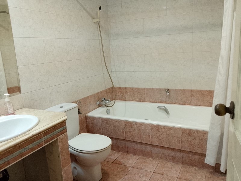 APARTEMEN 3 BR FURNISHED, LUAS DAN STRATEGIS DI JL BRAWIJAYA, KEBAYORAN BARU, JAKARTA SELATAN