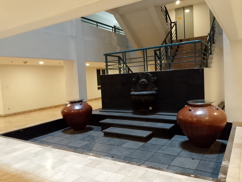 APARTEMEN 3 BR FURNISHED, LUAS DAN STRATEGIS DI JL BRAWIJAYA, KEBAYORAN BARU, JAKARTA SELATAN