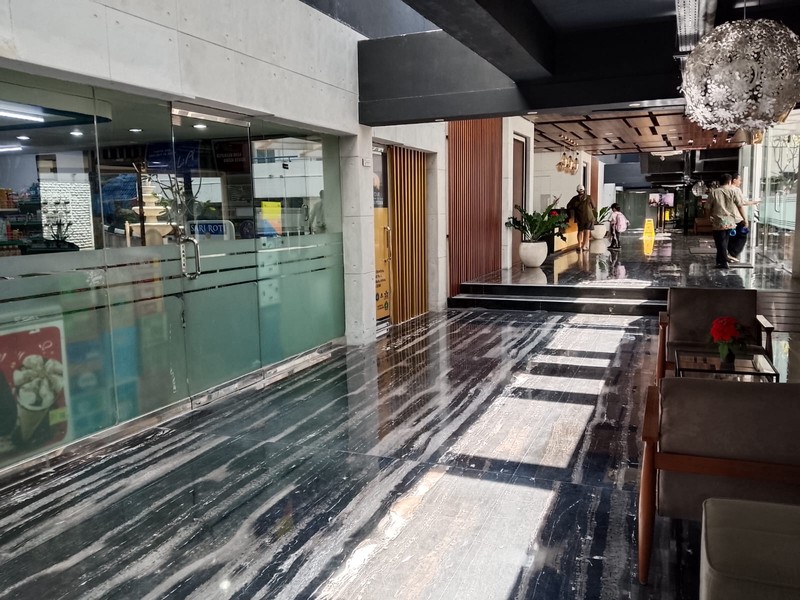 APARTEMEN 3 BR FURNISHED, LUAS DAN STRATEGIS DI JL BRAWIJAYA, KEBAYORAN BARU, JAKARTA SELATAN