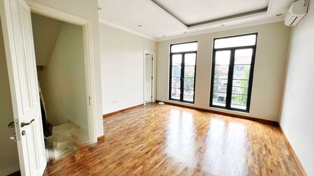 Rumah Baru & Mewah di Kebayoran Baru