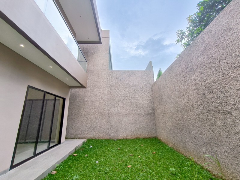Rumah Baru,dalam cluster di Bintaro Jaya 7
