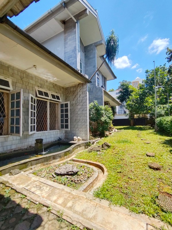 Dijual Cepat!! Rumah klasik super luas dan asri, lingkungan sangat tenang di Jagakarsa