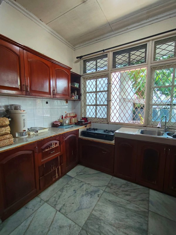 Dijual Cepat!! Rumah klasik super luas dan asri, lingkungan sangat tenang di Jagakarsa