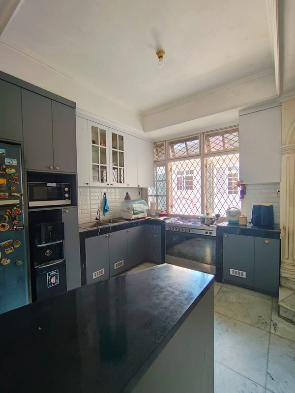 Dijual Cepat!! Rumah klasik super luas dan asri, lingkungan sangat tenang di Jagakarsa