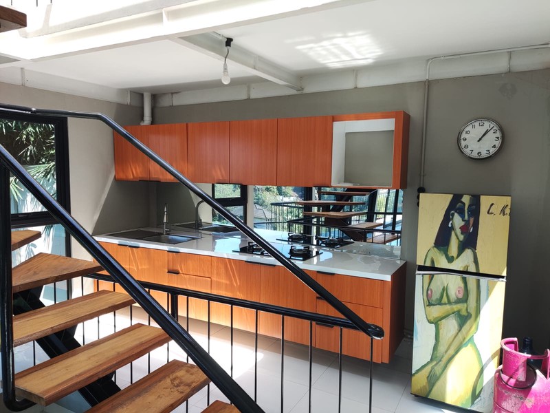 NYAMAN! Rumah 3 Lantai di Rancakendal, Bandung!