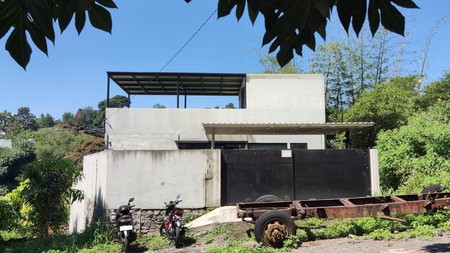 NYAMAN! Rumah 3 Lantai di Rancakendal, Bandung!