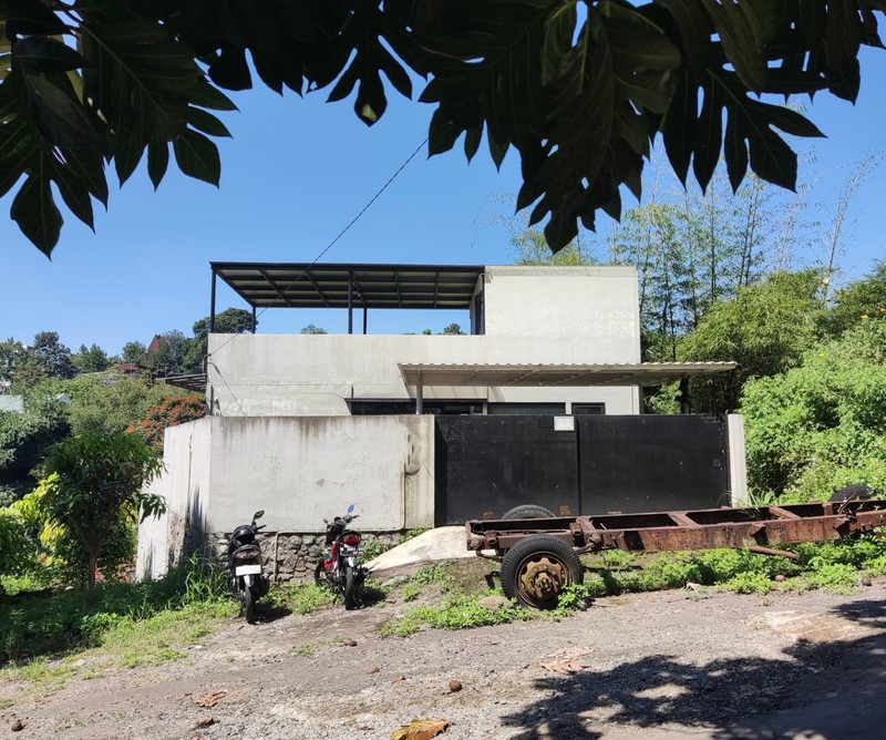 NYAMAN! Rumah 3 Lantai di Rancakendal, Bandung!