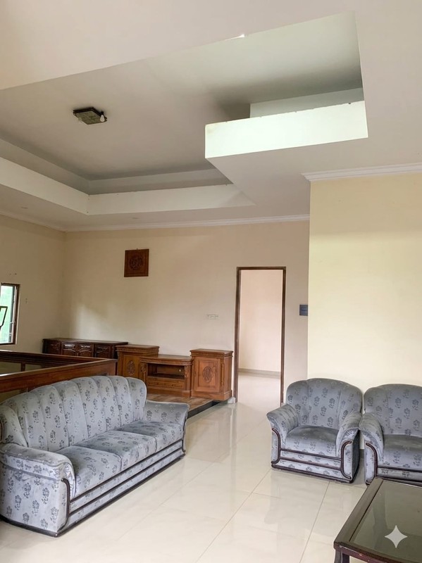 Rumah 2 Lantai Di Ketintang Surabaya