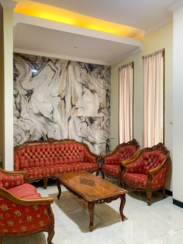 Rumah 2 Lantai Di Ketintang Surabaya