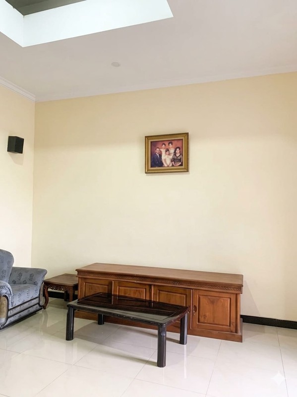 Rumah 2 Lantai Di Ketintang Surabaya