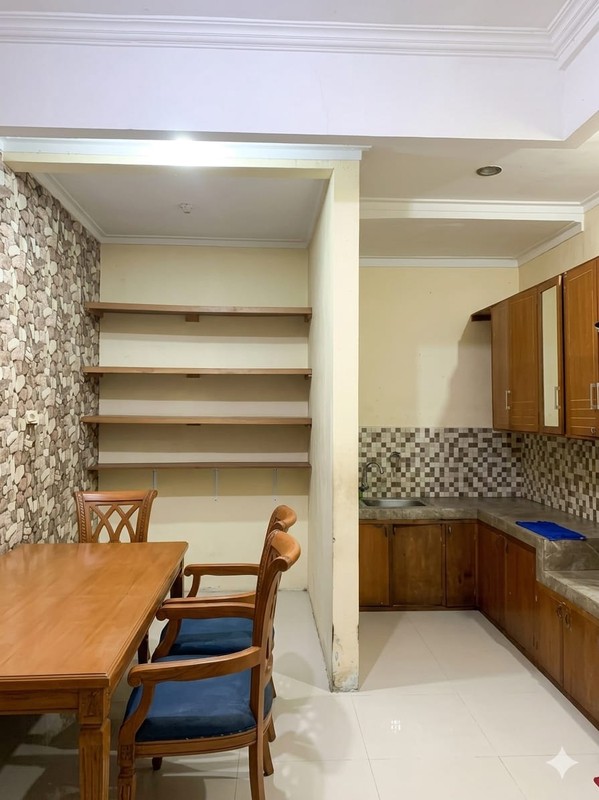 Rumah 2 Lantai Di Ketintang Surabaya