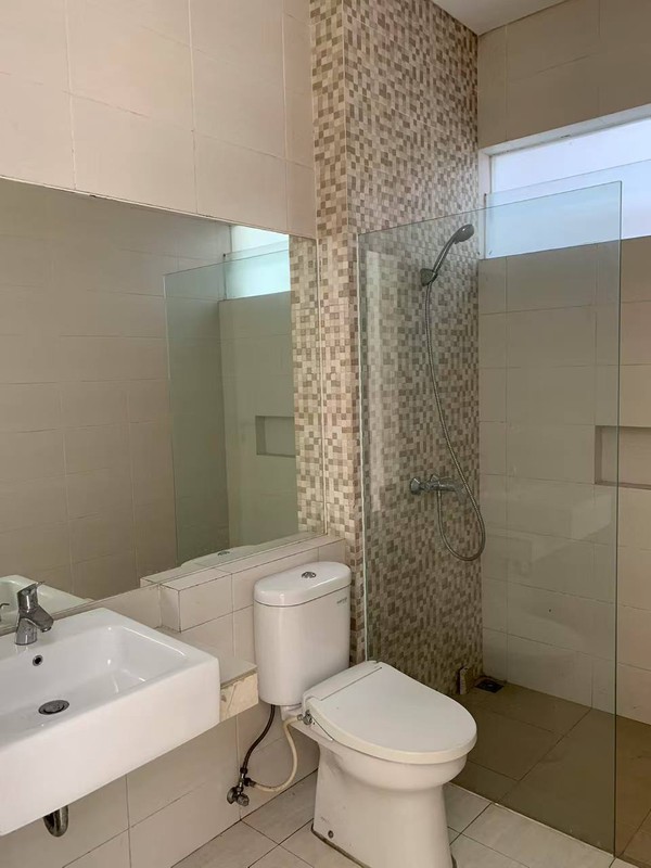 Jual dan Disewakan Rumah Cantik 2 Lantai Raffles Garden Citraland Surabaya Barat