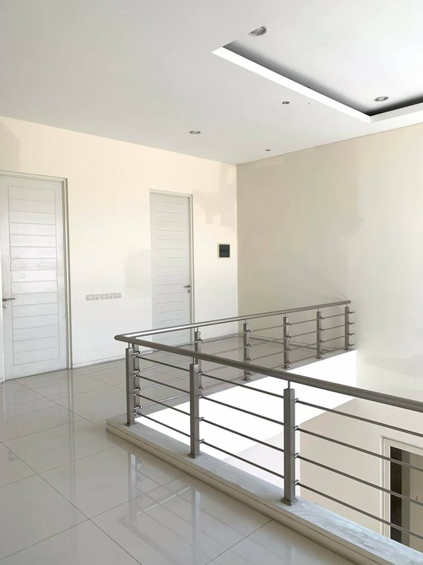 Jual dan Disewakan Rumah Cantik 2 Lantai Raffles Garden Citraland Surabaya Barat