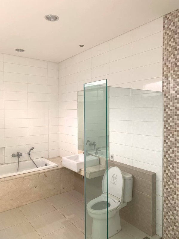 Jual dan Disewakan Rumah Mewah 2 Lantai Raffles Garden Citraland Surabaya Barat Siap Huni