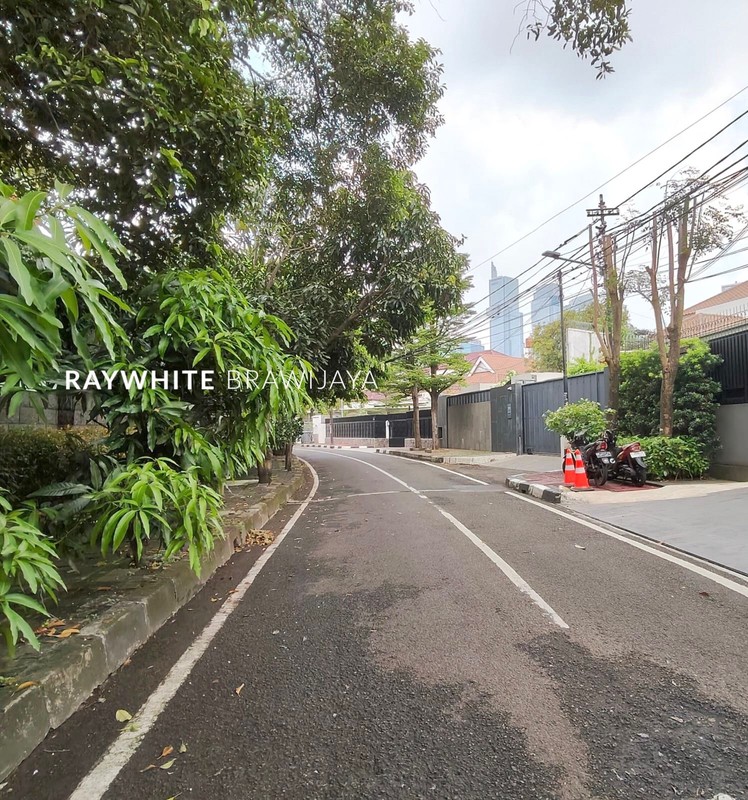 Rumah Siap Huni Lingkungan Tenang Area Menteng Pusat