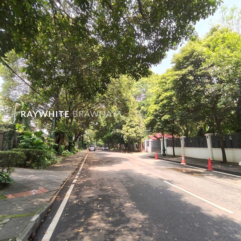 Rumah Siap Huni Lingkungan Tenang Area Menteng Pusat