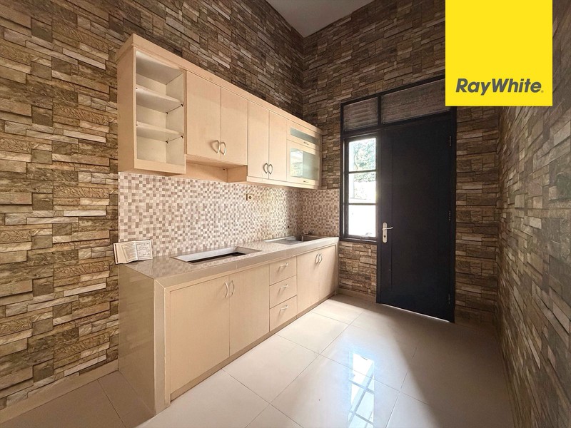 Rumah di Arya Town House 3, Kranggan, Jatisampurna