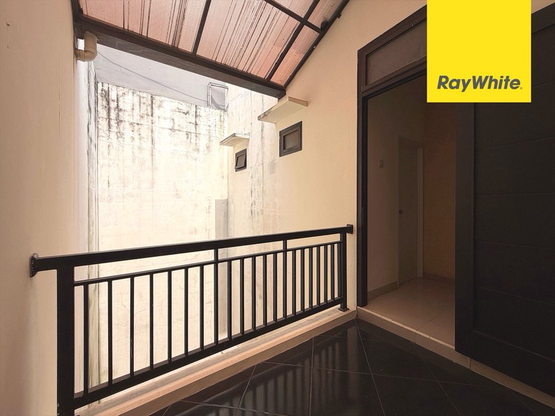 Rumah di Arya Town House 3, Kranggan, Jatisampurna