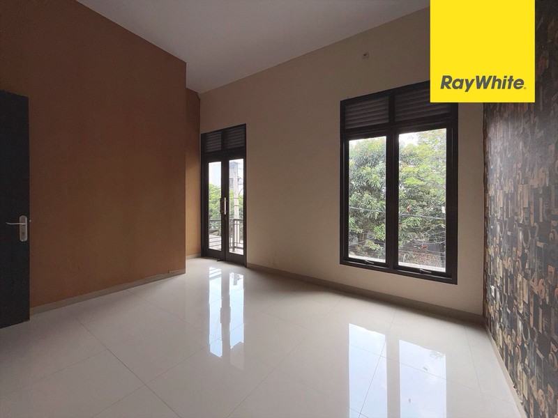 Rumah di Arya Town House 3, Kranggan, Jatisampurna