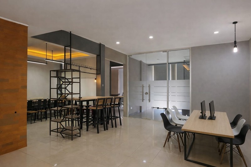 RUKO GANDENG STRATEGIS CIBUBUR - Pinggir Jalan, 2 Lantai, Cocok untuk Usaha & Investasi