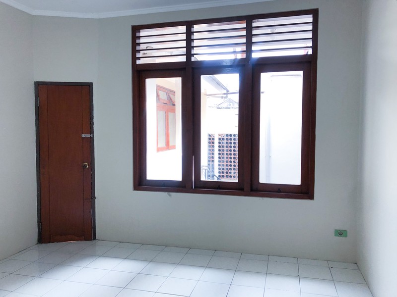 Rumah Komersial Strategis di Penjernihan Benhil - Cocok untuk Usaha & Hunian