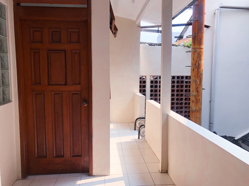 Rumah Komersial Strategis di Penjernihan Benhil - Cocok untuk Usaha & Hunian