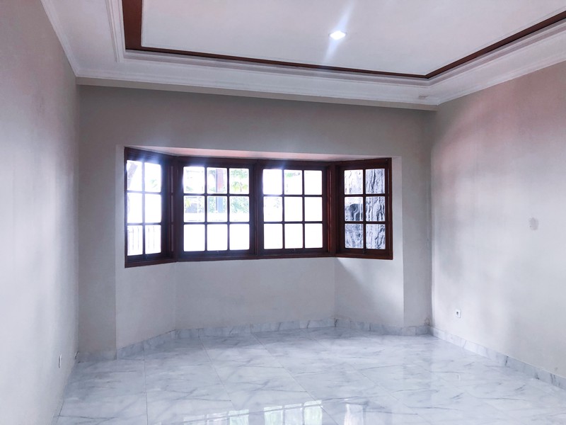 Rumah Komersial Strategis di Penjernihan Benhil - Cocok untuk Usaha & Hunian