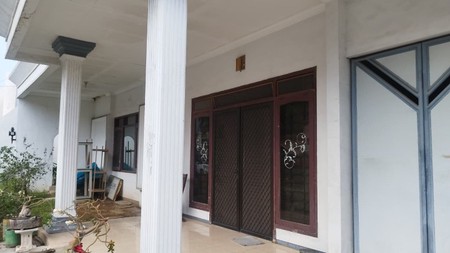 Dijual Rumah 2,5 Lantai di Mojoklanggru - Luas, Strategis, Siap Huni