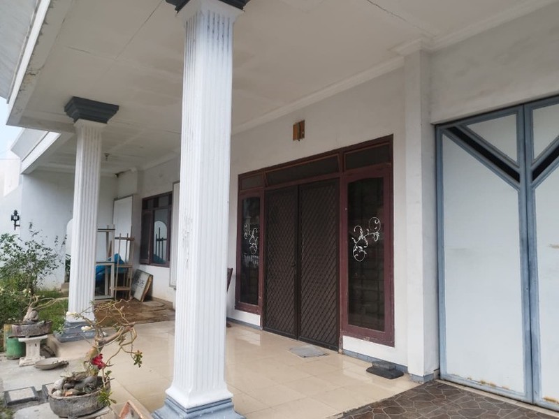 Dijual Rumah 2,5 Lantai di Mojoklanggru - Luas, Strategis, Siap Huni