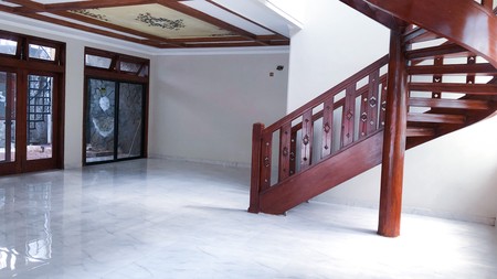 Rumah Comersial Penjernihan Benhil Jakarta Pusat