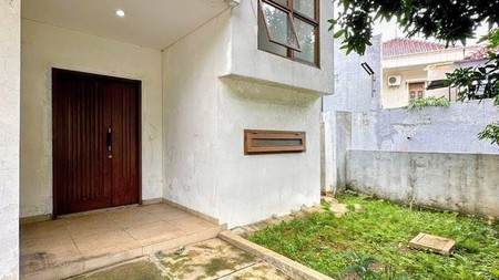 Dijual Cepat! Rumah 2 Lantai Bintaro Sektor 6 - LT 280 m², 4+1 KT, Garasi 2 Mobil, SHM, Nego!