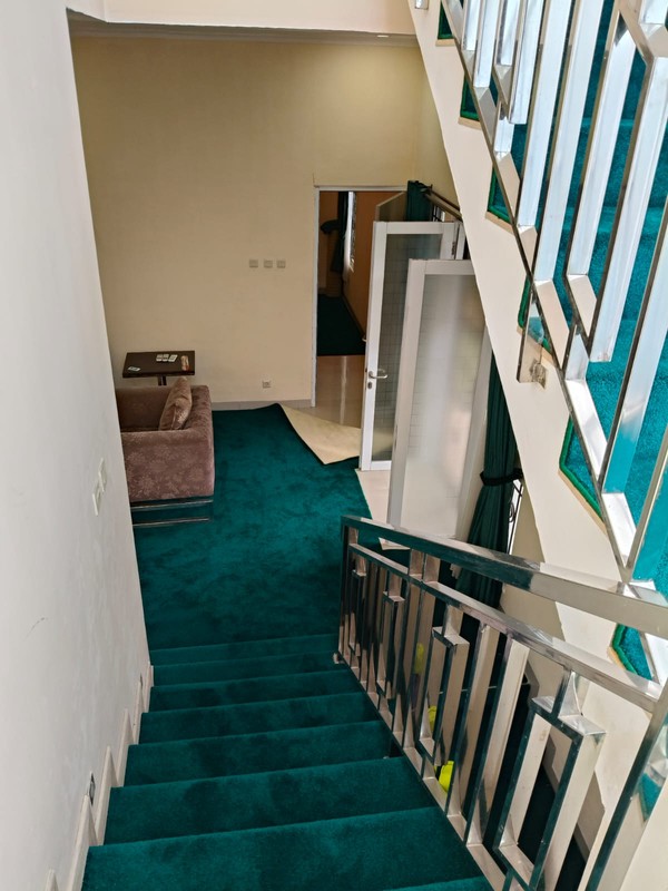 RUMAH DENGAN INDOOR SWIMMING POOL di CLUSTER CASPIA BSD CITY