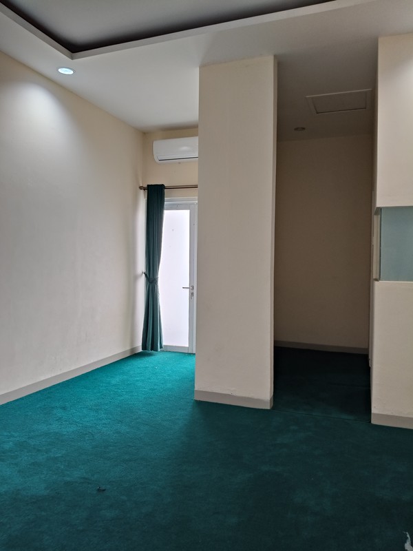 RUMAH DENGAN INDOOR SWIMMING POOL di CLUSTER CASPIA BSD CITY