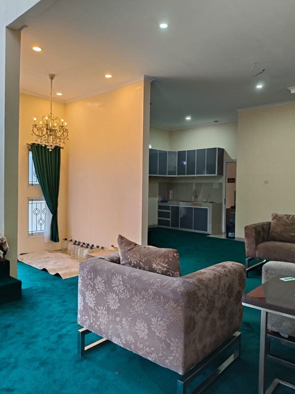 RUMAH DENGAN INDOOR SWIMMING POOL di CLUSTER CASPIA BSD CITY