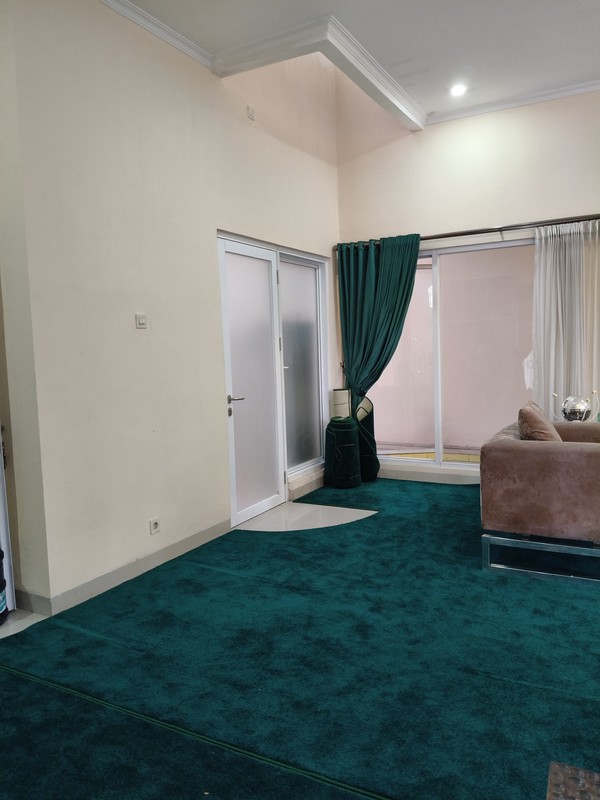 RUMAH DENGAN INDOOR SWIMMING POOL di CLUSTER CASPIA BSD CITY