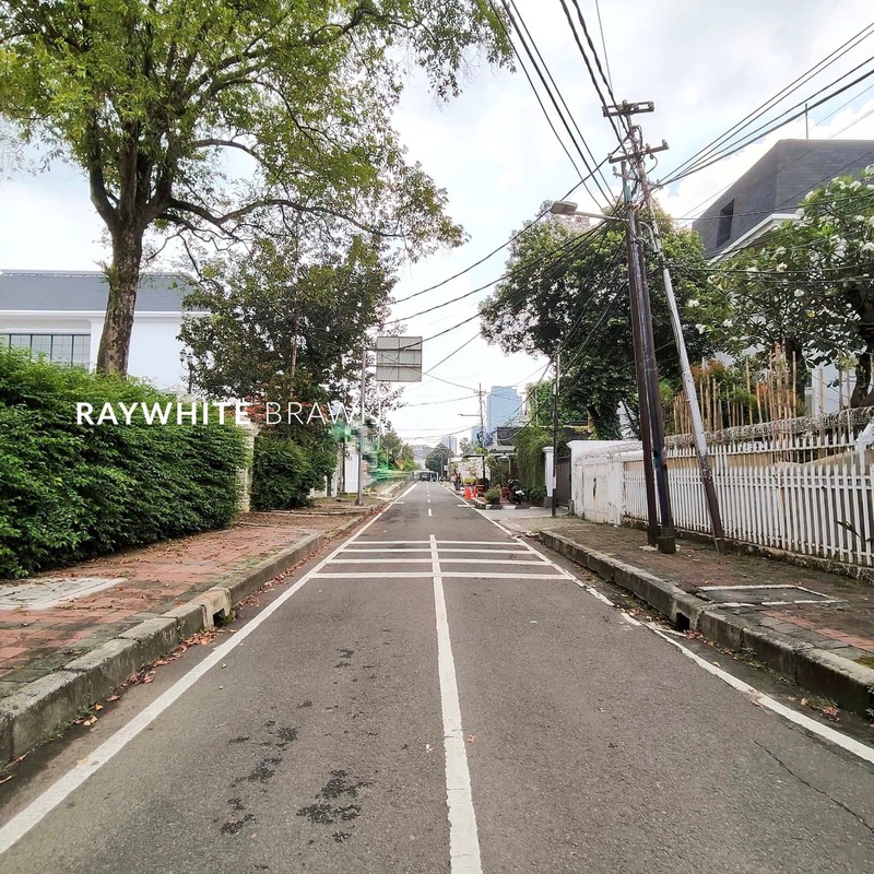 Rumah Siap Huni Lingkungan Tenang Area Menteng Jakarta Pusat