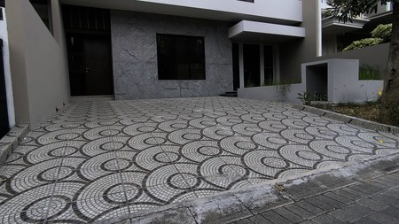 5 Man Dijual Rumah Baru Woodland Citraland Surabaya Barat Dekat Uc, Pasar Modern, Taipei School