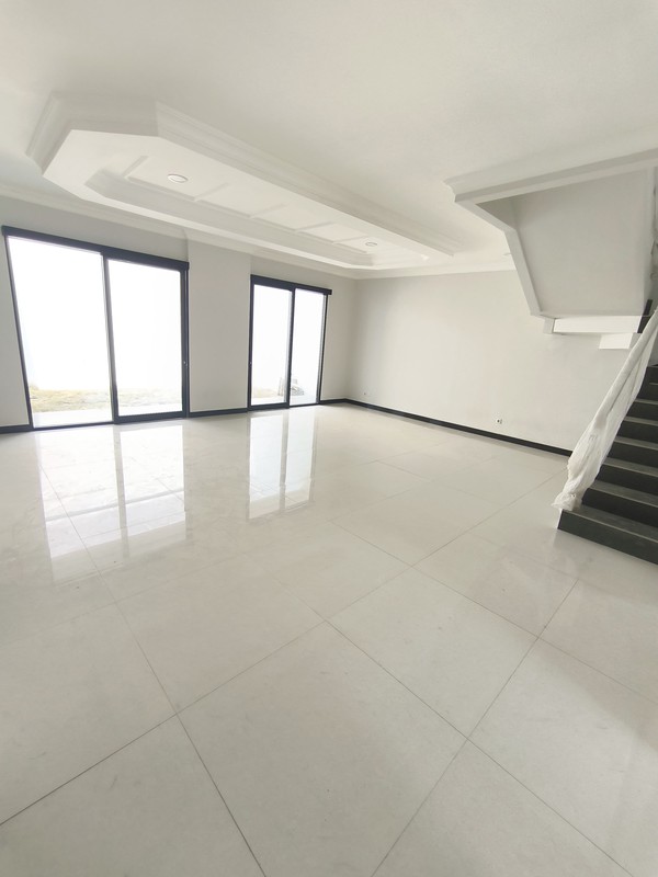 5 Man Dijual Rumah Baru Woodland Citraland Surabaya Barat Dekat Uc, Pasar Modern, Taipei School