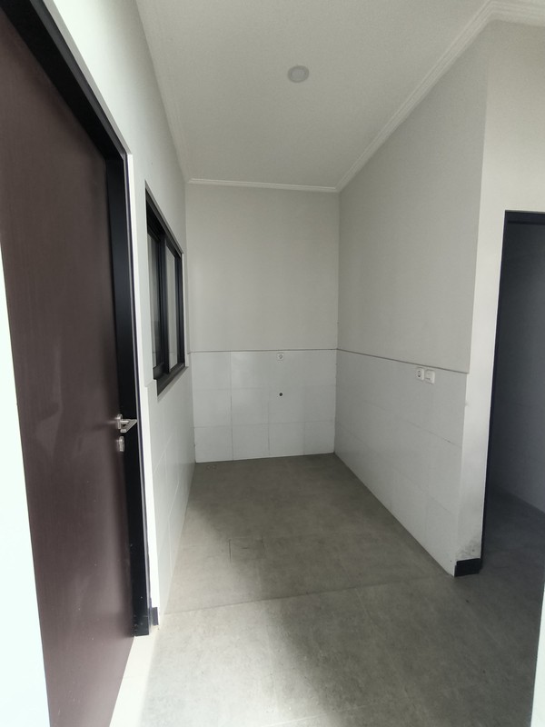 5 Man Dijual Rumah Baru Woodland Citraland Surabaya Barat Dekat Uc, Pasar Modern, Taipei School