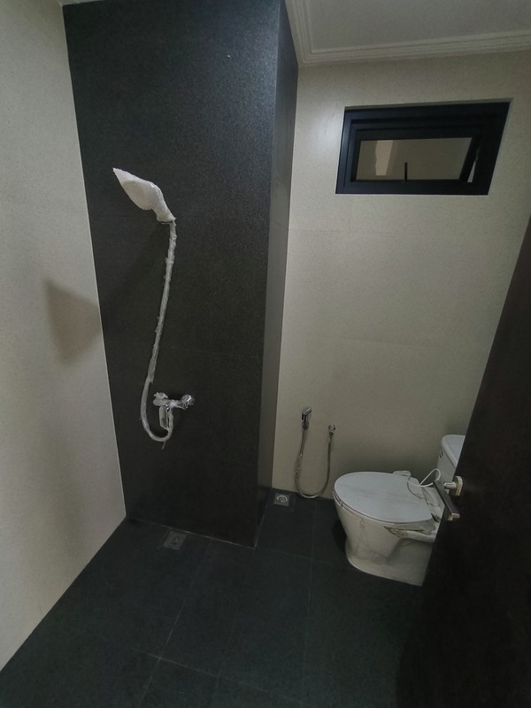 5 Man Dijual Rumah Baru Woodland Citraland Surabaya Barat Dekat Uc, Pasar Modern, Taipei School