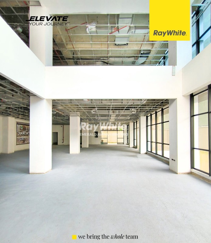 Gedung  Delapan Lantai Strategis Di Mampang, Jaksel