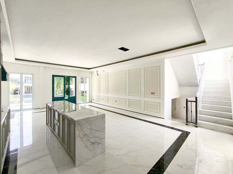 Rumah Bagus Dengan Kolam Renang Di Kebayoran Residence Bintaro