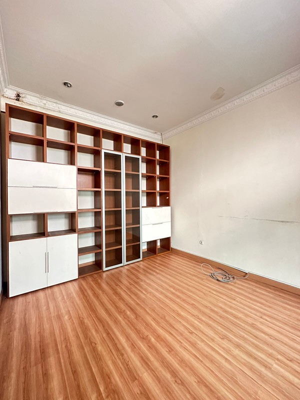 House for sale at Dharmawangsa