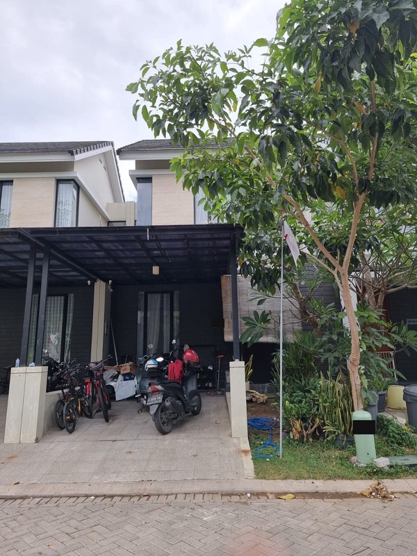 Jual Rumah Cantik 2.5 Lantai Northwest Hill Citraland Surabaya Barat