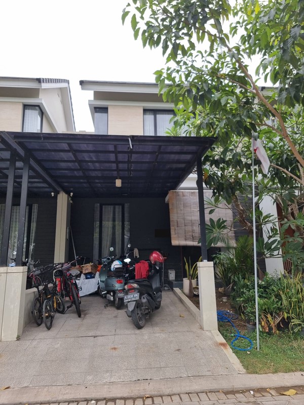 Jual Rumah Cantik 2.5 Lantai Northwest Hill Citraland Surabaya Barat