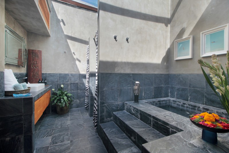 For Annual / Monthly rental - Luxury modern huge  villa with rice field view in quiet spot Canggu - Bali