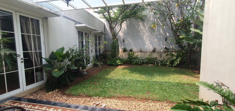 Rumah Bagus Siap Huni dan Asri di Senayan Utama, Bintaro Jaya Sektor 9 