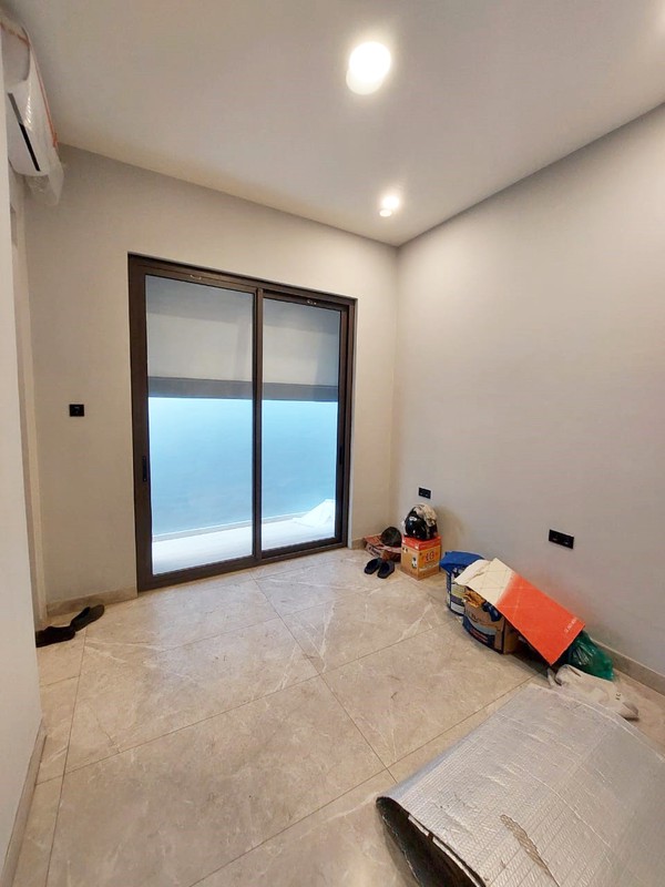 Rumah Baru Gress di Pakuwon City San Antonio Surabaya Timur, Minimalis, ada Kolam Renang, 3 Lantai, Ready 1 unit aja... DISEWAKAN JUGA... Buruan !!!! - JK -